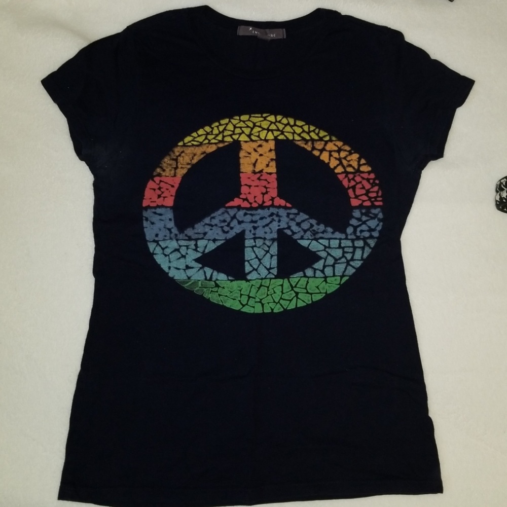 Peace Sign tee ✌🏼